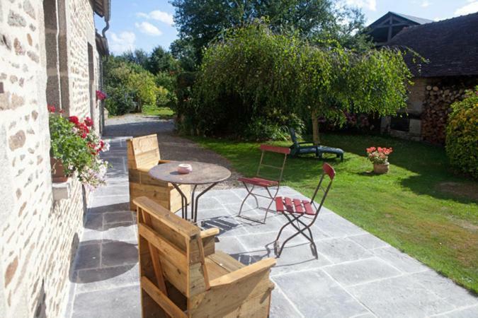 Chambre D'Hote Courtoux Saint-Denis-sur-Sarthon 外观 照片