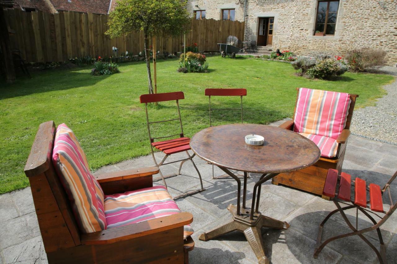 Chambre D'Hote Courtoux Saint-Denis-sur-Sarthon 外观 照片