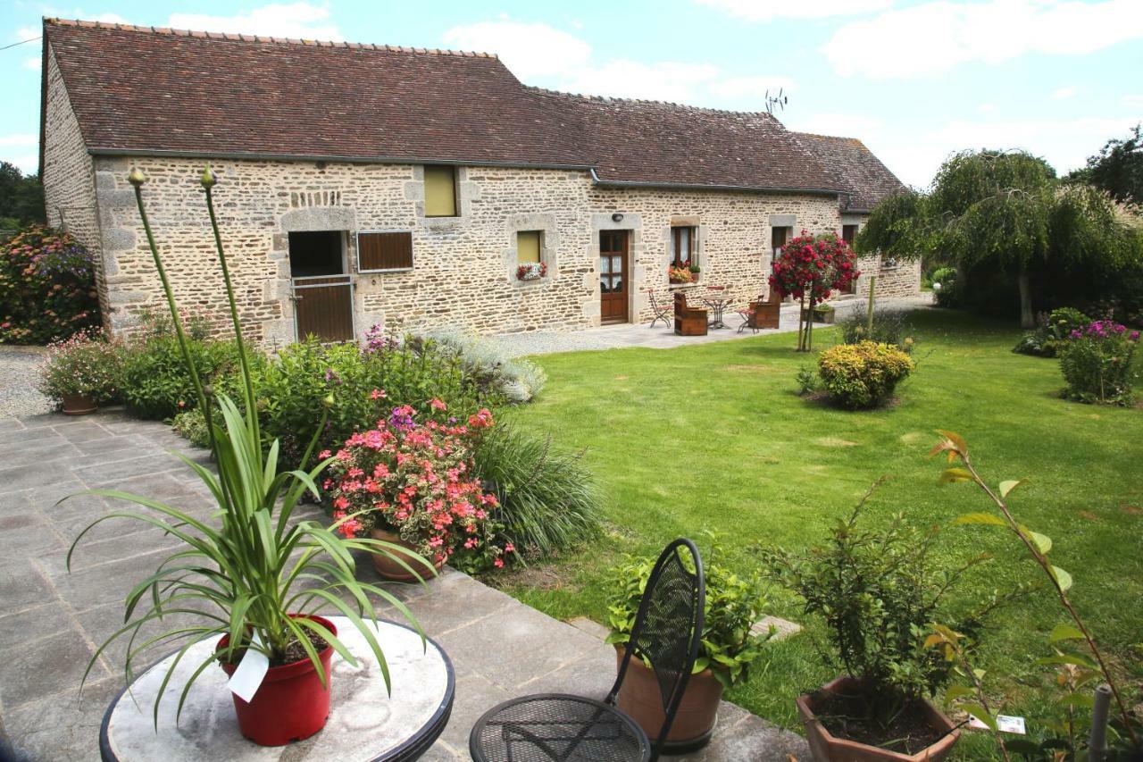 Chambre D'Hote Courtoux Saint-Denis-sur-Sarthon 外观 照片
